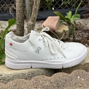 On Women's The Roger White  Sneakers White US 8.5